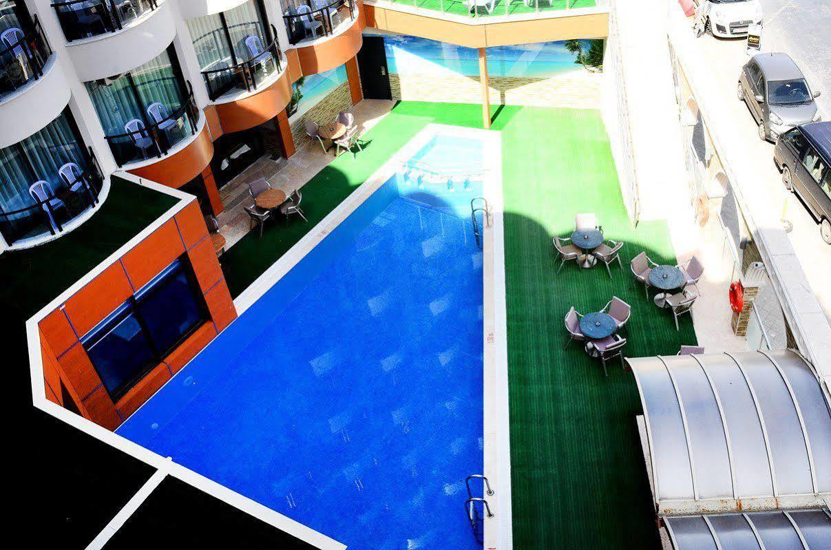 Ozcelik Hotel Kusadasi Exterior photo